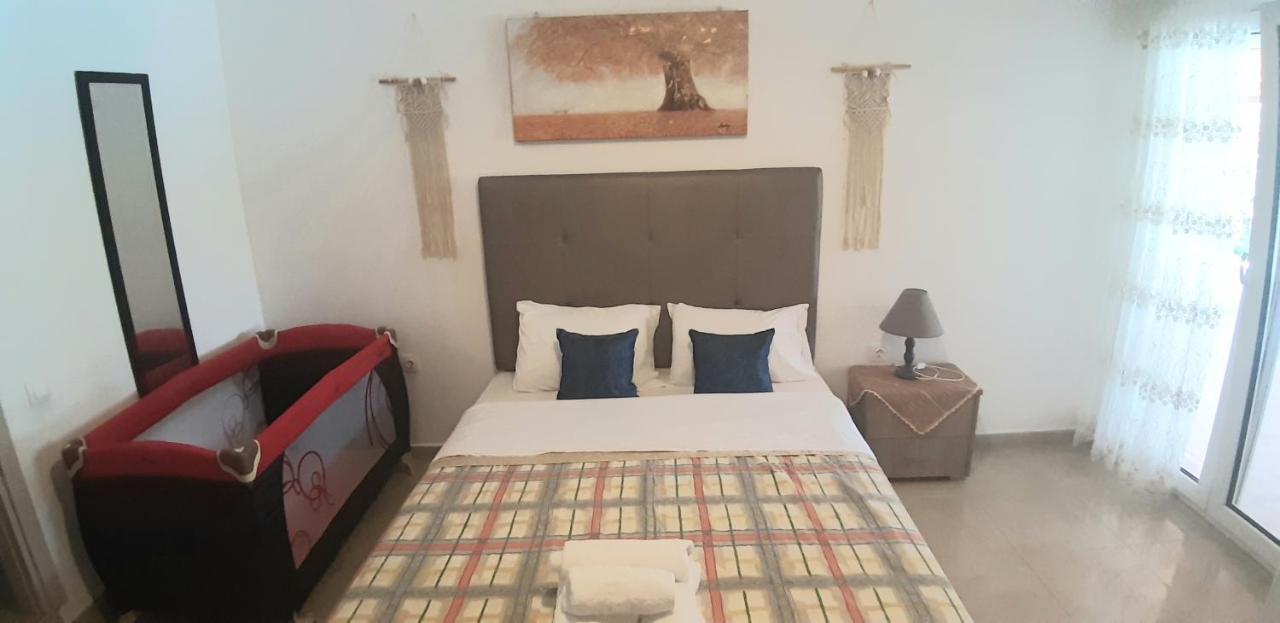 Maria Lemoni Swimming Pool Apartment Nea Skioni Ngoại thất bức ảnh