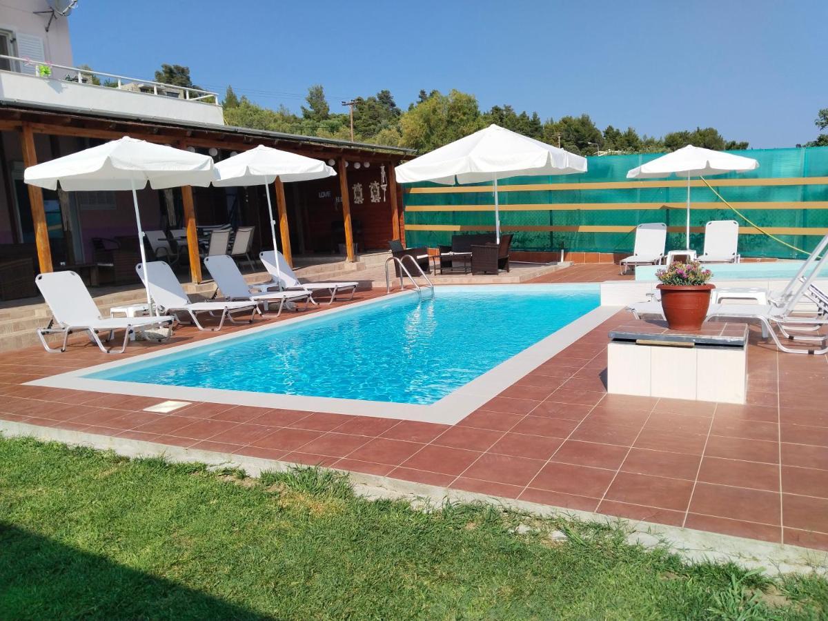 Maria Lemoni Swimming Pool Apartment Nea Skioni Ngoại thất bức ảnh