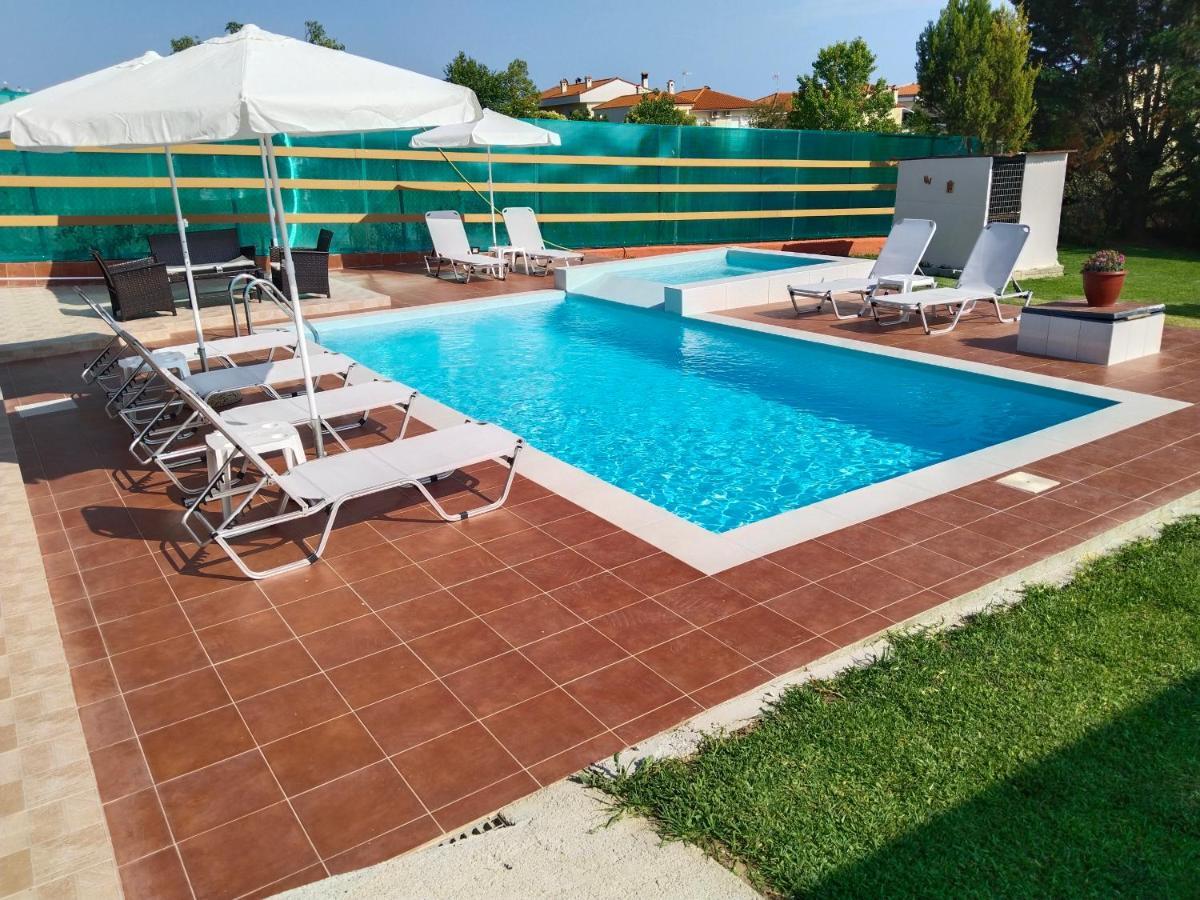 Maria Lemoni Swimming Pool Apartment Nea Skioni Ngoại thất bức ảnh