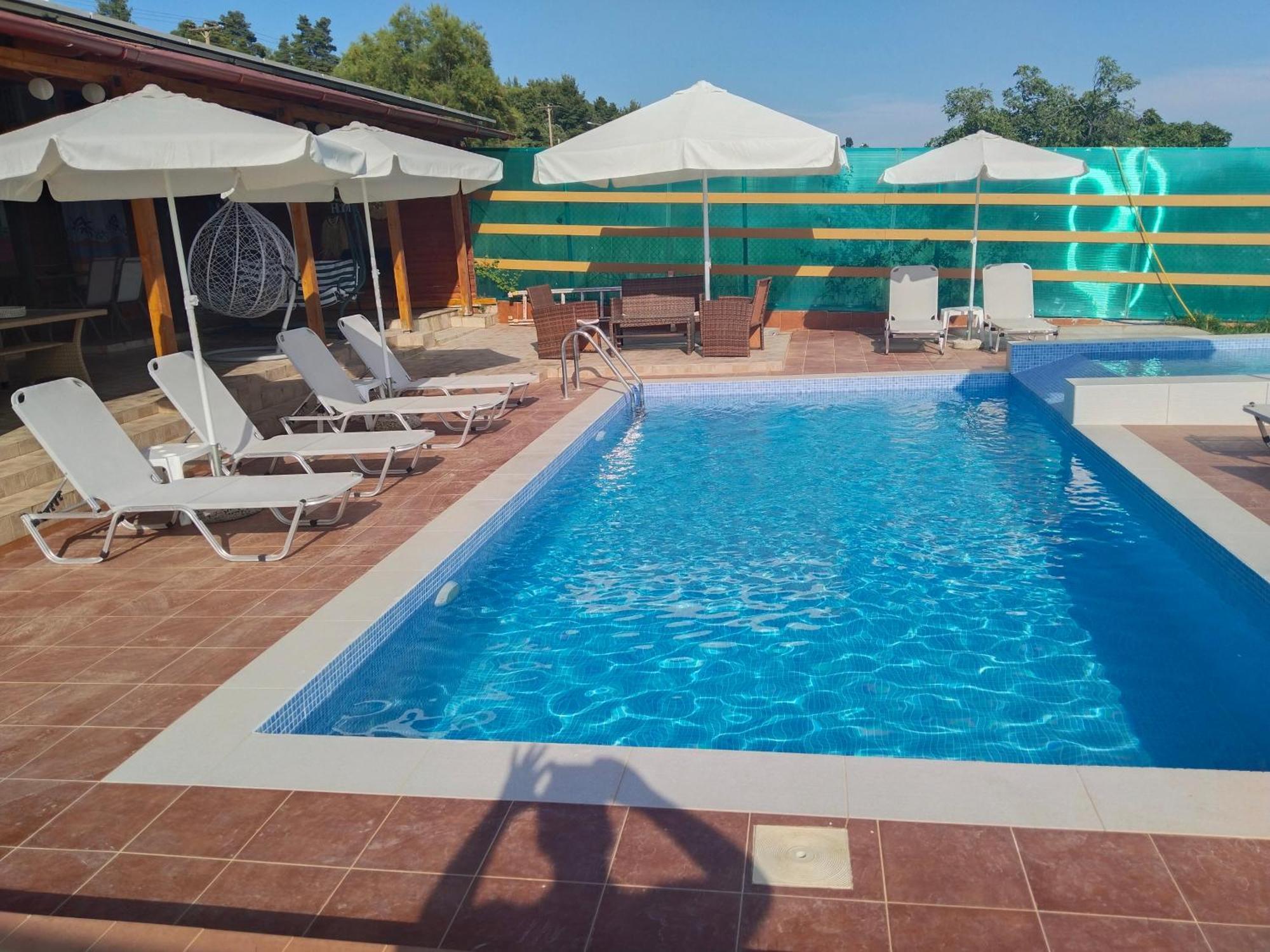 Maria Lemoni Swimming Pool Apartment Nea Skioni Ngoại thất bức ảnh